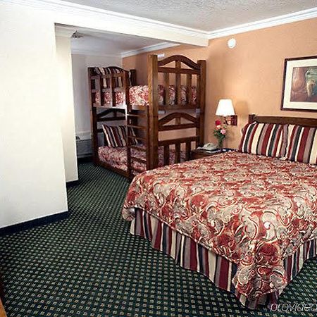 Park Vue Inn Anaheim Room photo