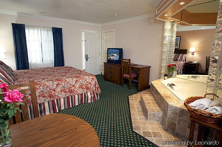 Park Vue Inn Anaheim Room photo